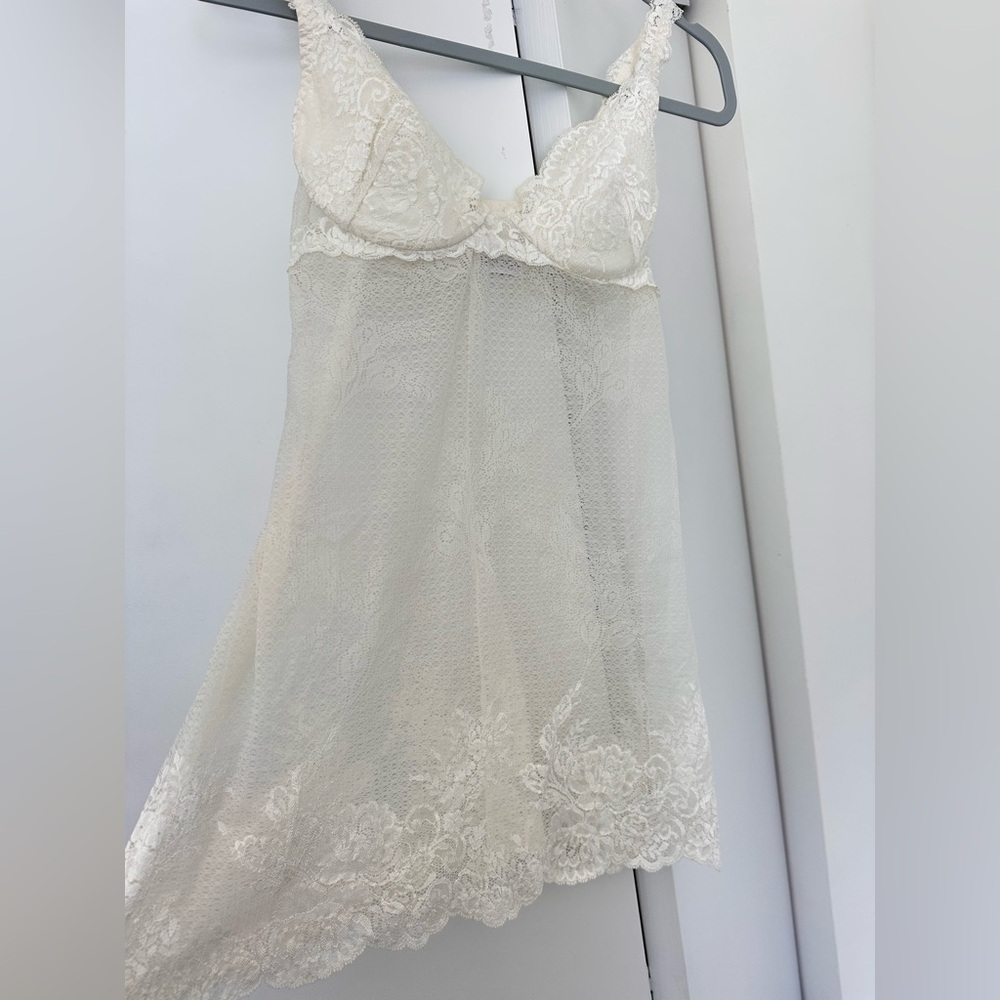 La Perla Elegant Cream Lace Chemise - Picture 10 of 16
